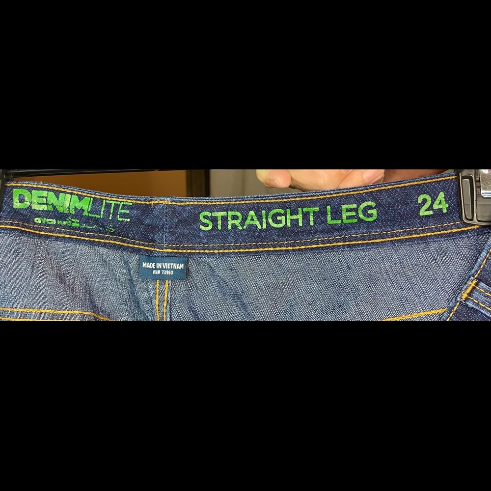 Avenue Denim Lite Size 24 blue jeans